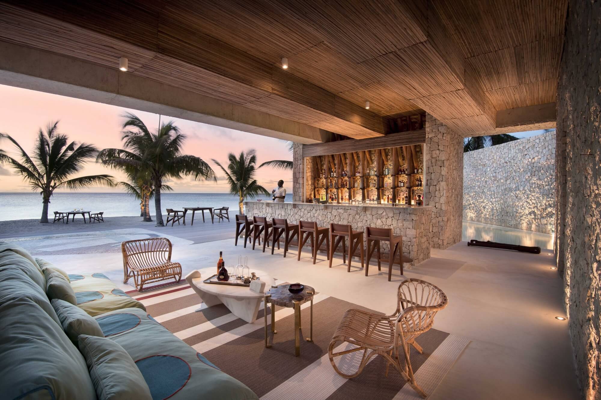 bar-area-miavana