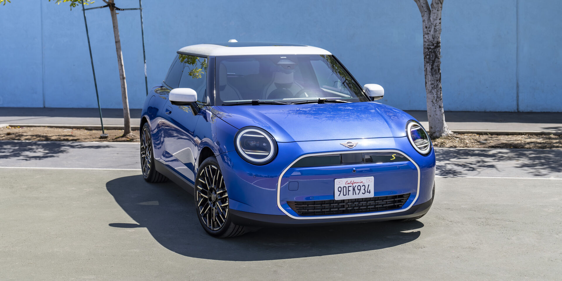Mini_Cooper_SE_2023_Front