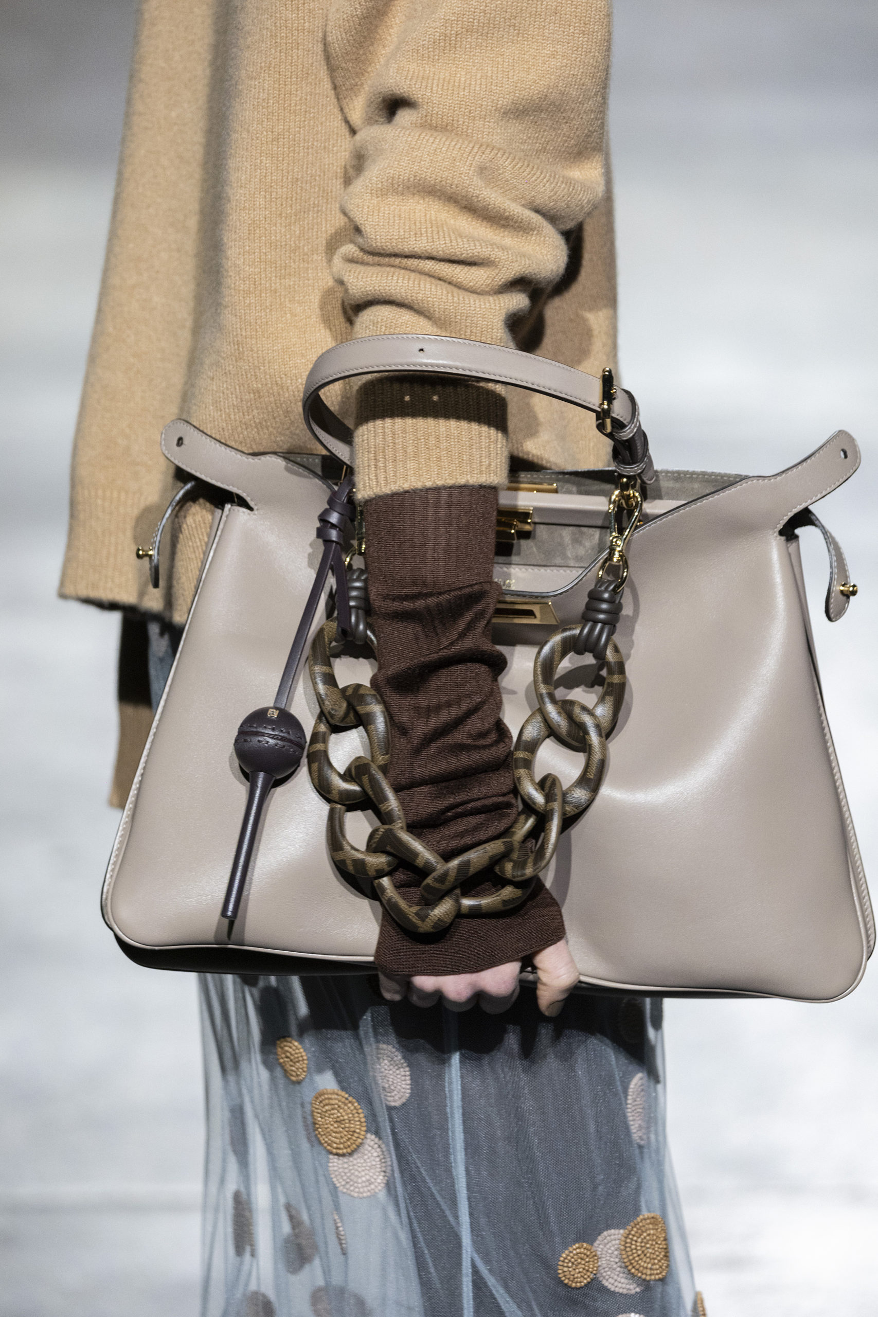 Peekaboo Soft bag_FENDI W's AW24_Look #21